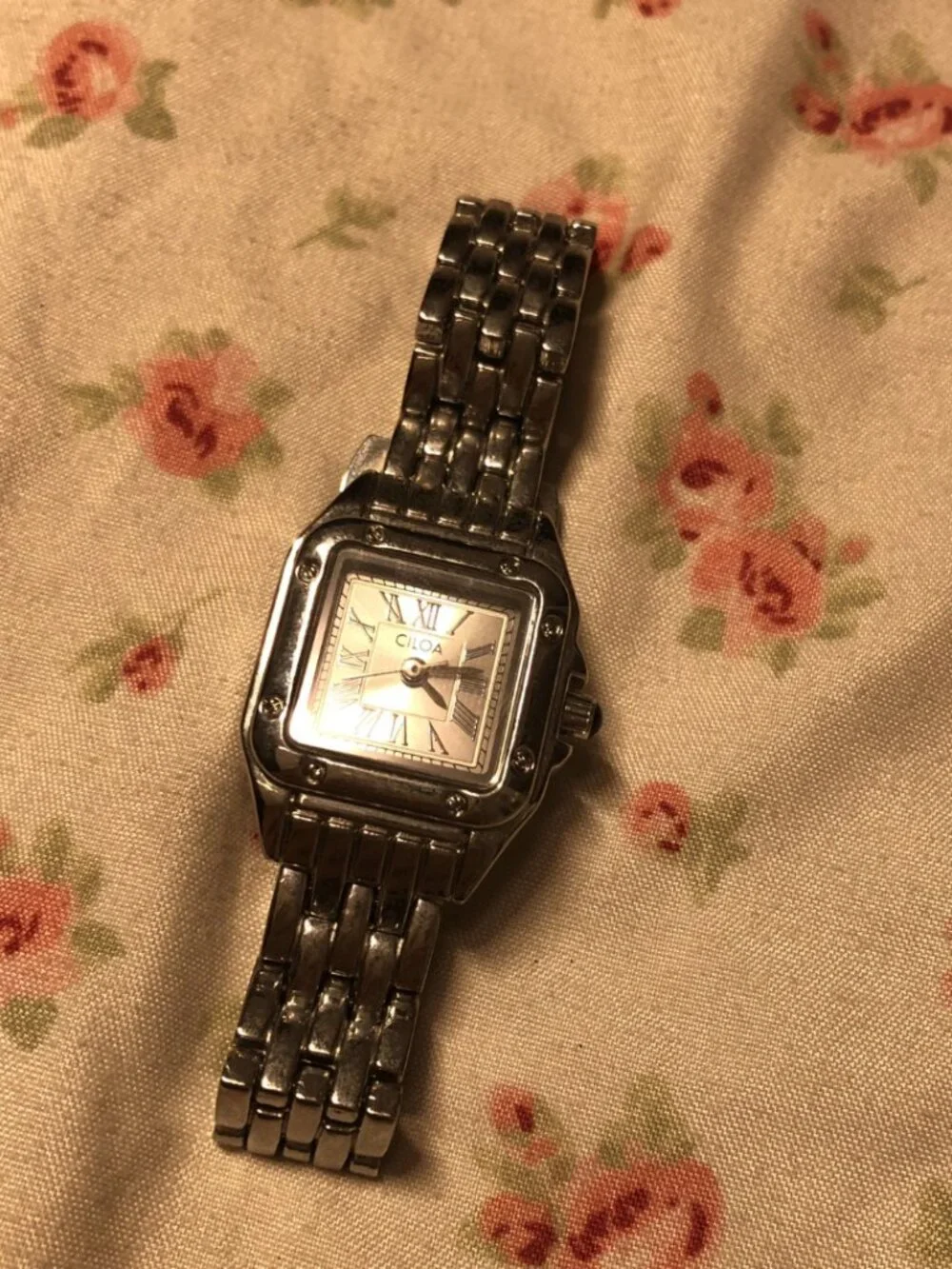 silver ciloa watch dainty y2k feminine everyday watch